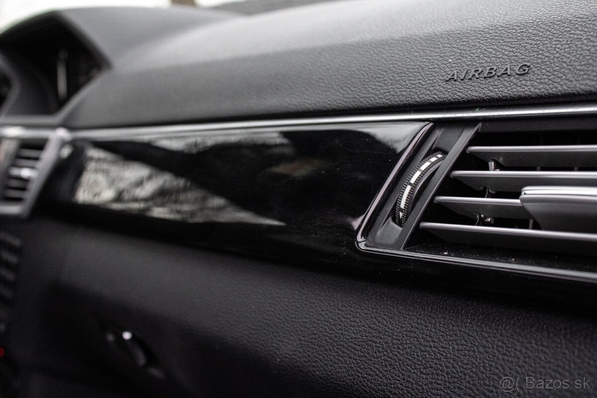 Mercedes-Benz E trieda Sedan E63 AMG - 18