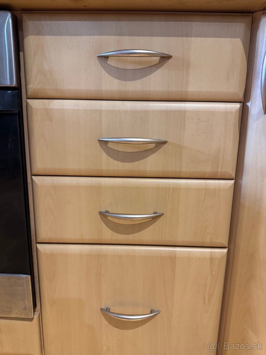 Kuchyňa, šporák, trúba, digestor, mikrovlnka komplet - 18