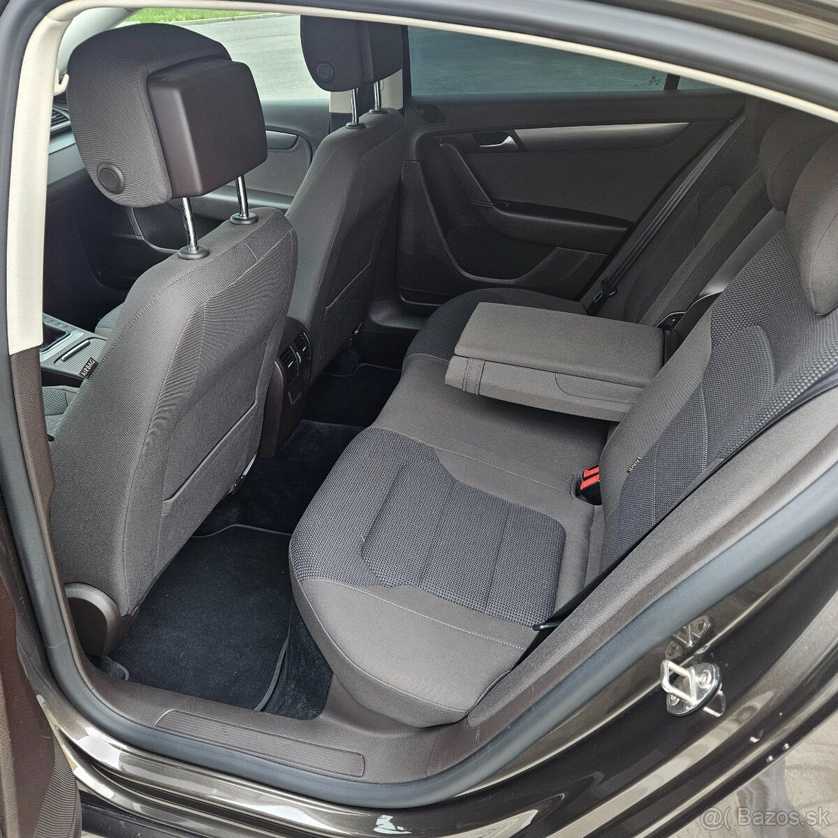 Vokswagen Passat 1.4 CNG ecofuel 6 stupňový manuál - 18