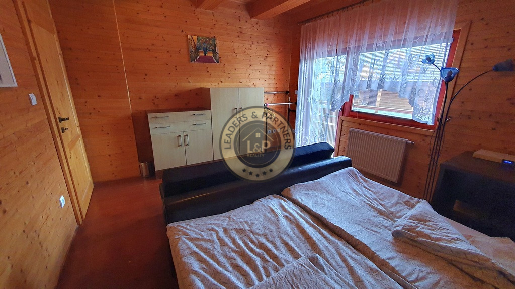 PREDAJ: veľký luxusný 10 r. zrubový dom Vysoké Tatry - 18