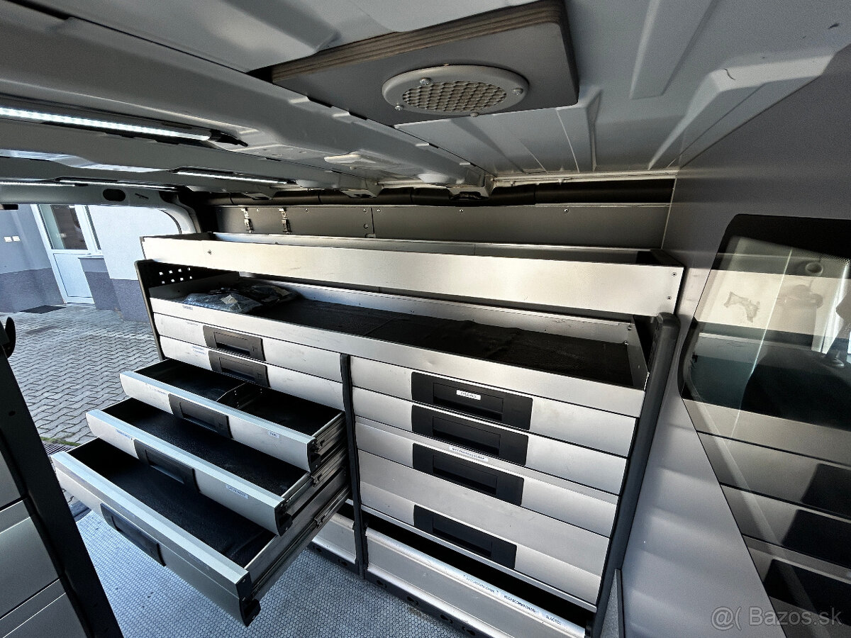 Renault Trafic - regálový systém BOTT, odpočet DPH - 18