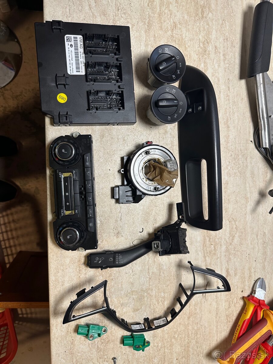 Predám náhradné diely octavia 2 facelift 2010 - 18