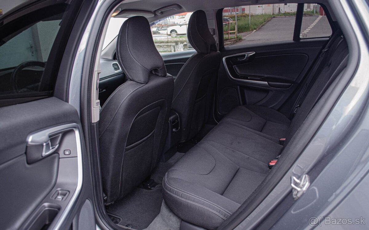 Volvo V60 D4 AT8 Webasto - 18