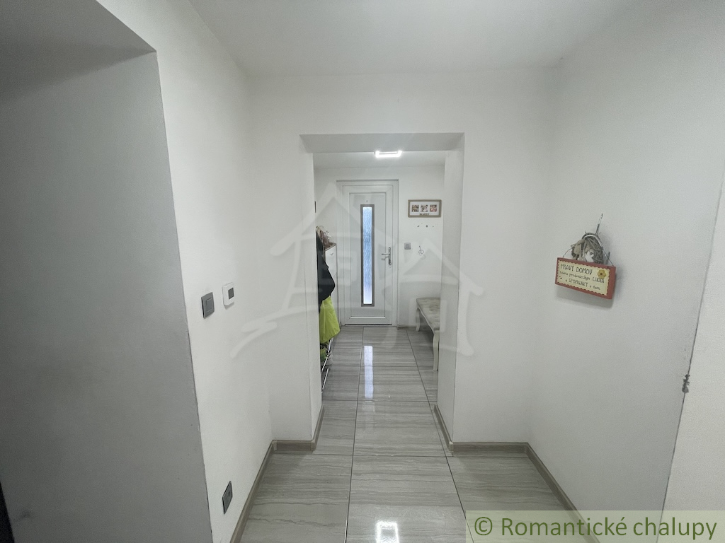 Znížená cena Priestranný rodinný dom vhodný aj na podnika - 18