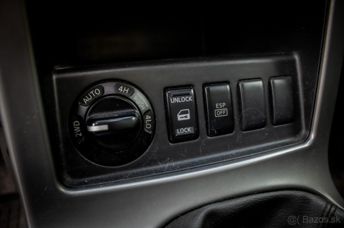 Nissan Pathfinder 2.5 dCi – 128 kW - 18