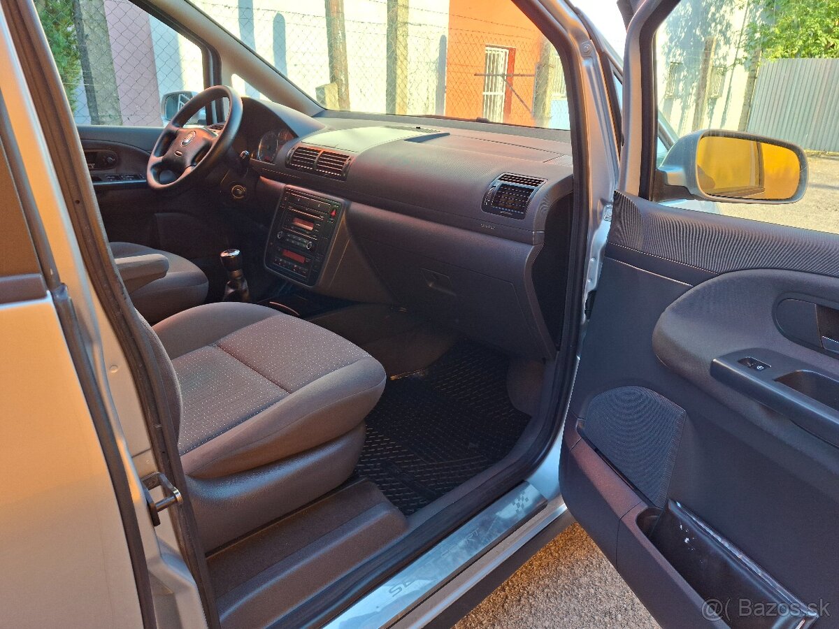Seat Alhambra 2.0 TDI COMFORLINE Facelift V.2009 - 18