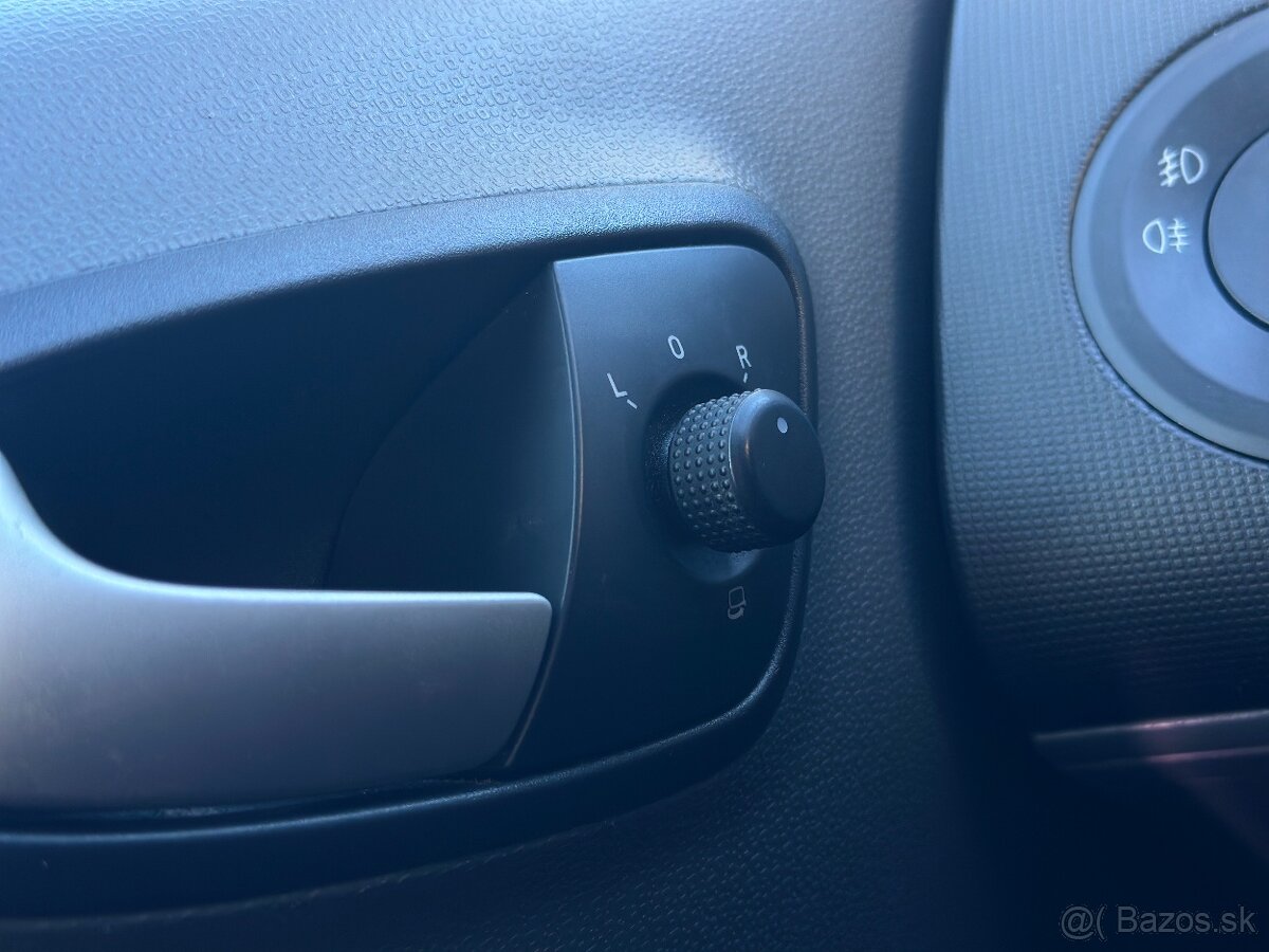 Seat Ibiza ST 1.4 16V benzín 63 kW, 2011 - 18