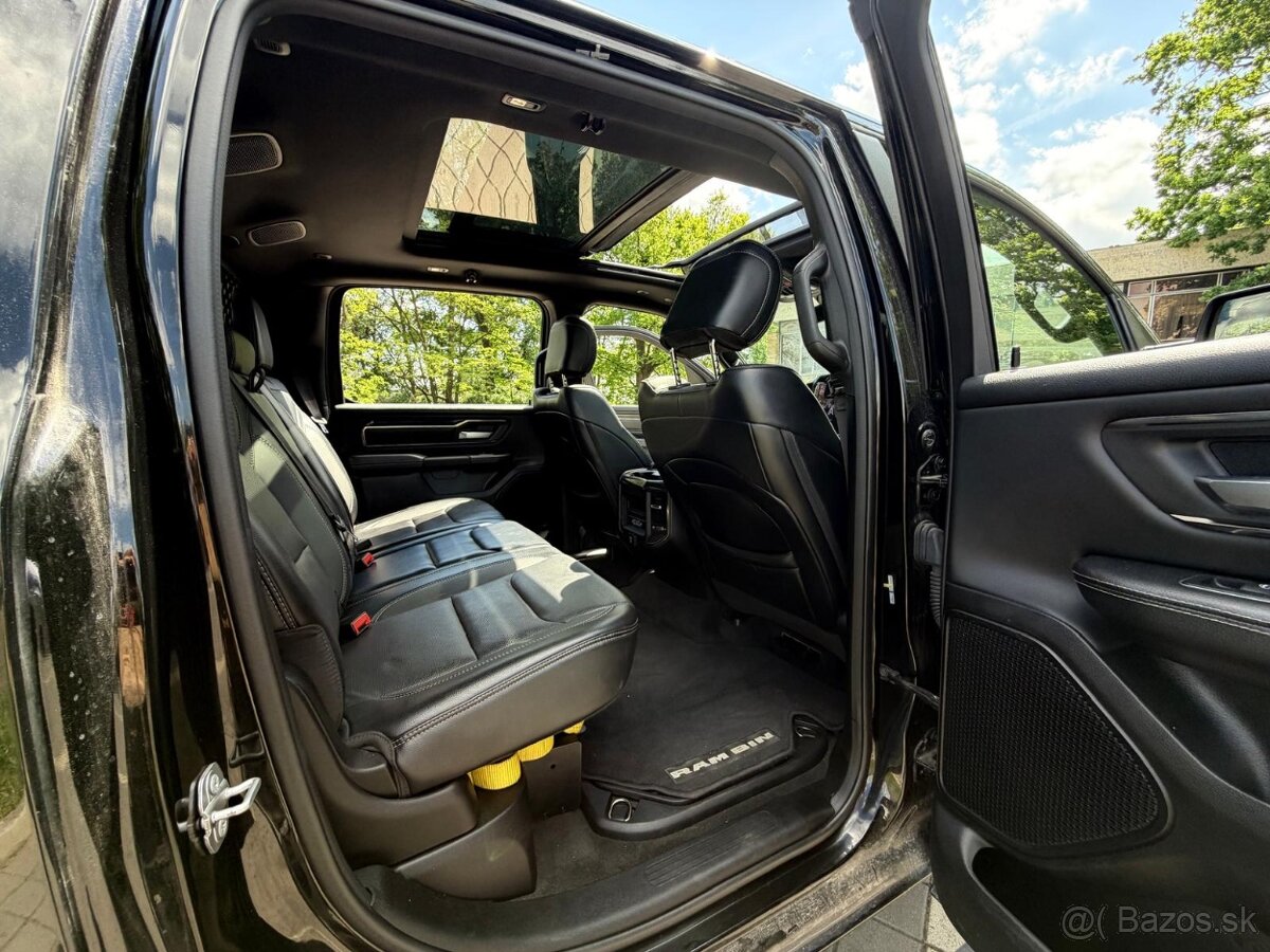 Dodge RAM 1500 Limited Edition - 18