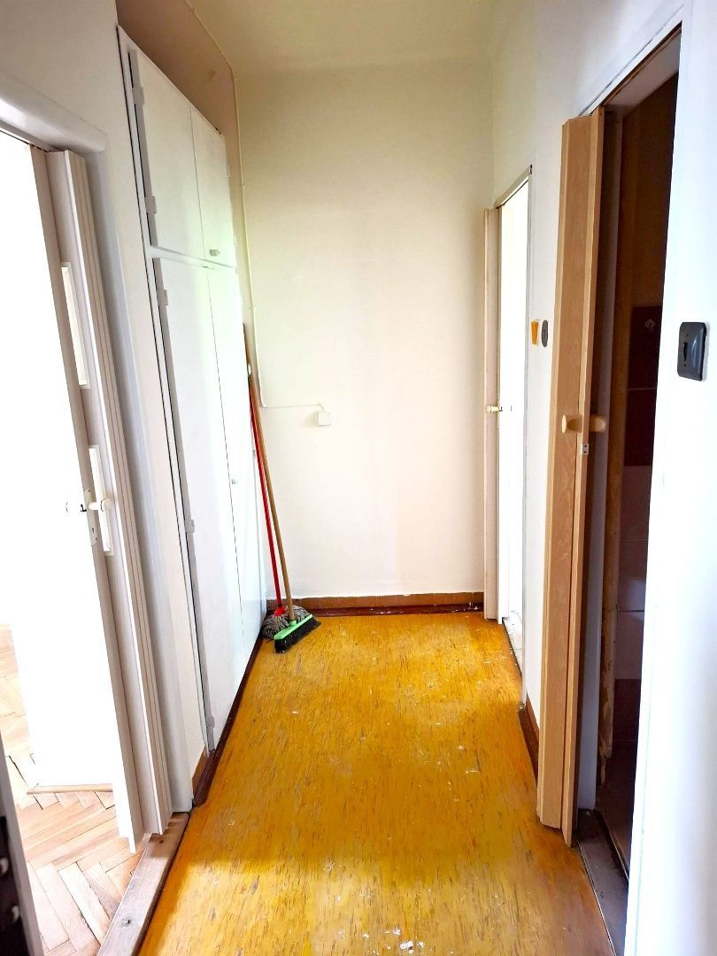 Prenájom slnečný 2-izbový TEHLOVÝ byt s loggiou, nezariadený - 18