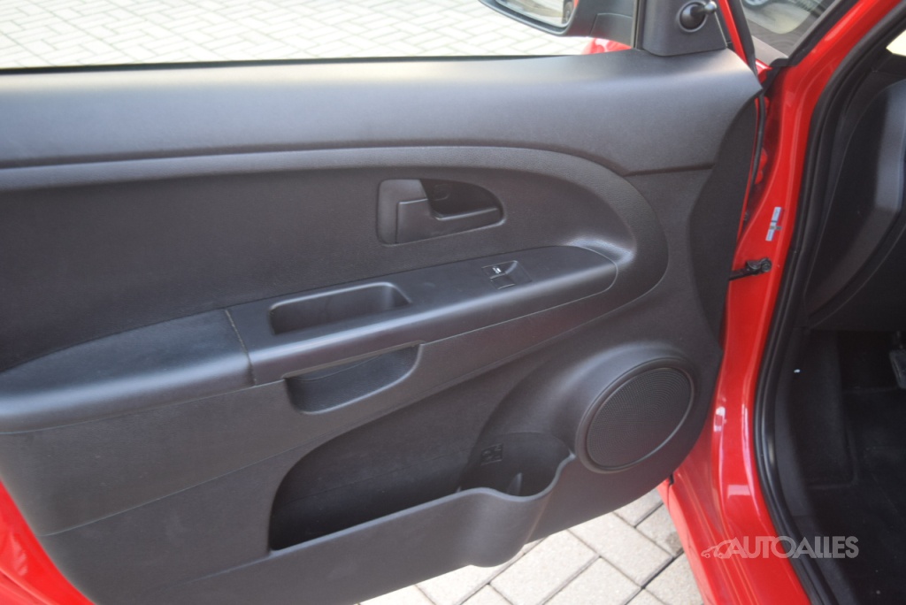 Kia Venga 1,4 i 66 kW - 18