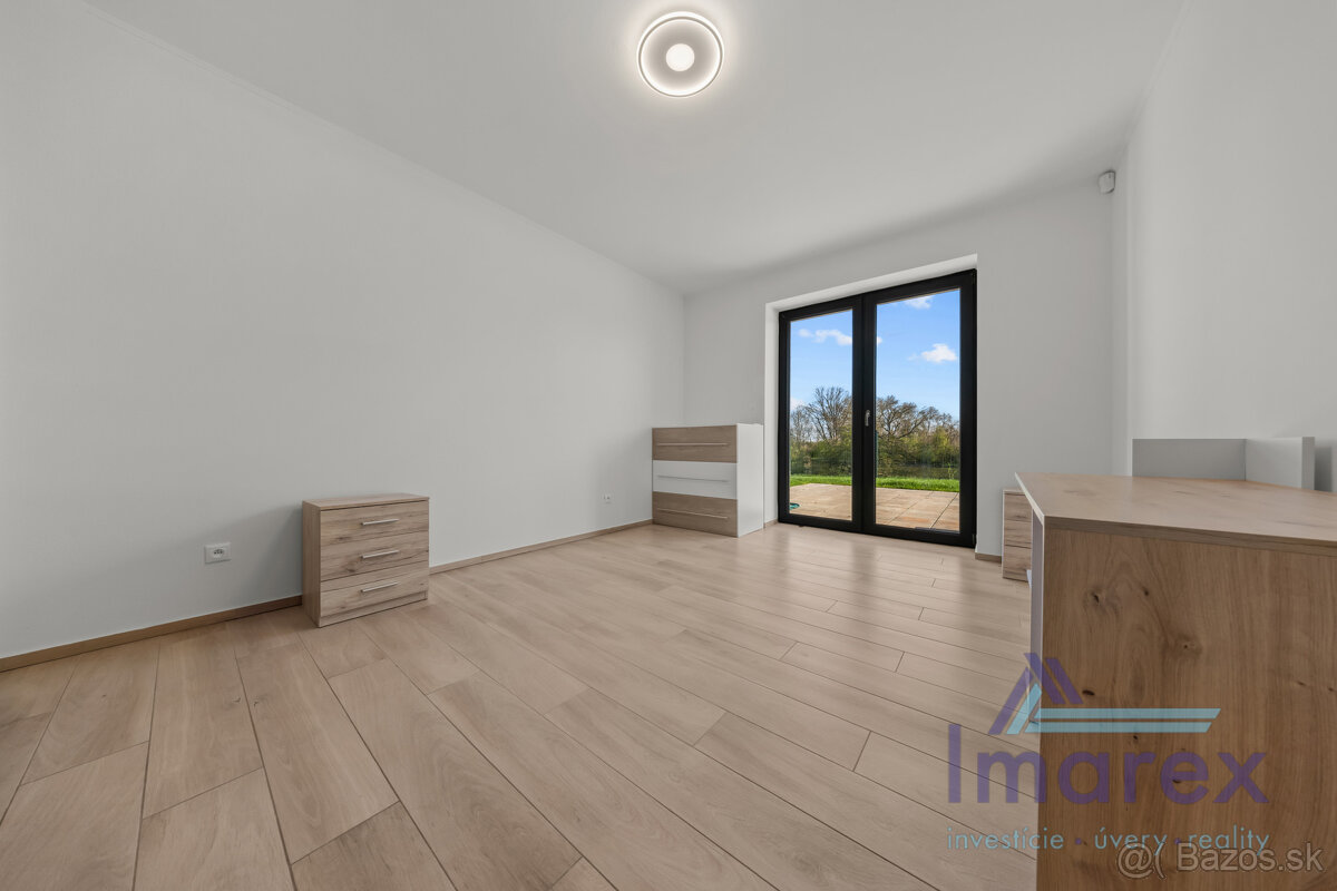 RD pri vode a lese v Novej Dedinke - 18