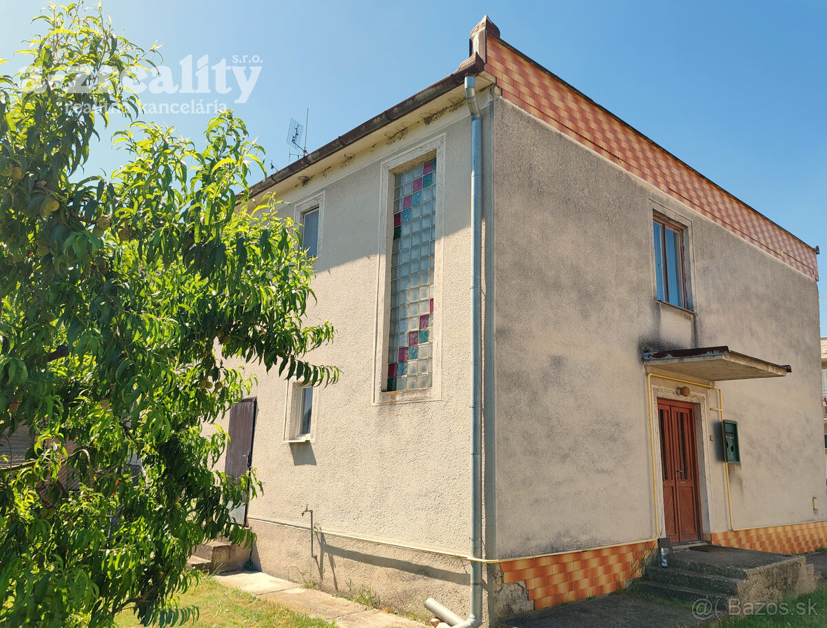 Ponúkame na predaj rodinný dom v obci Číčov - 18