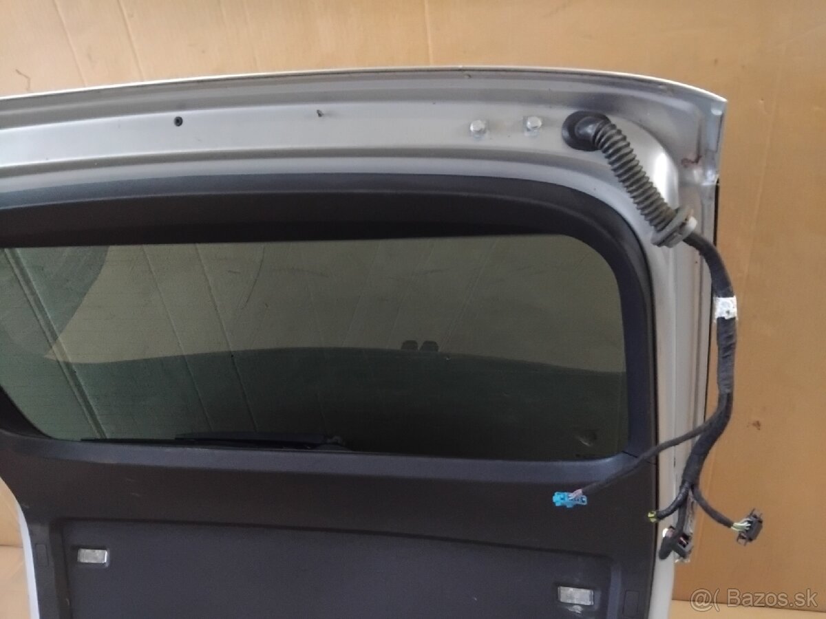 dvere kufra Superb 3 combi - LA7W 8E8E - 18