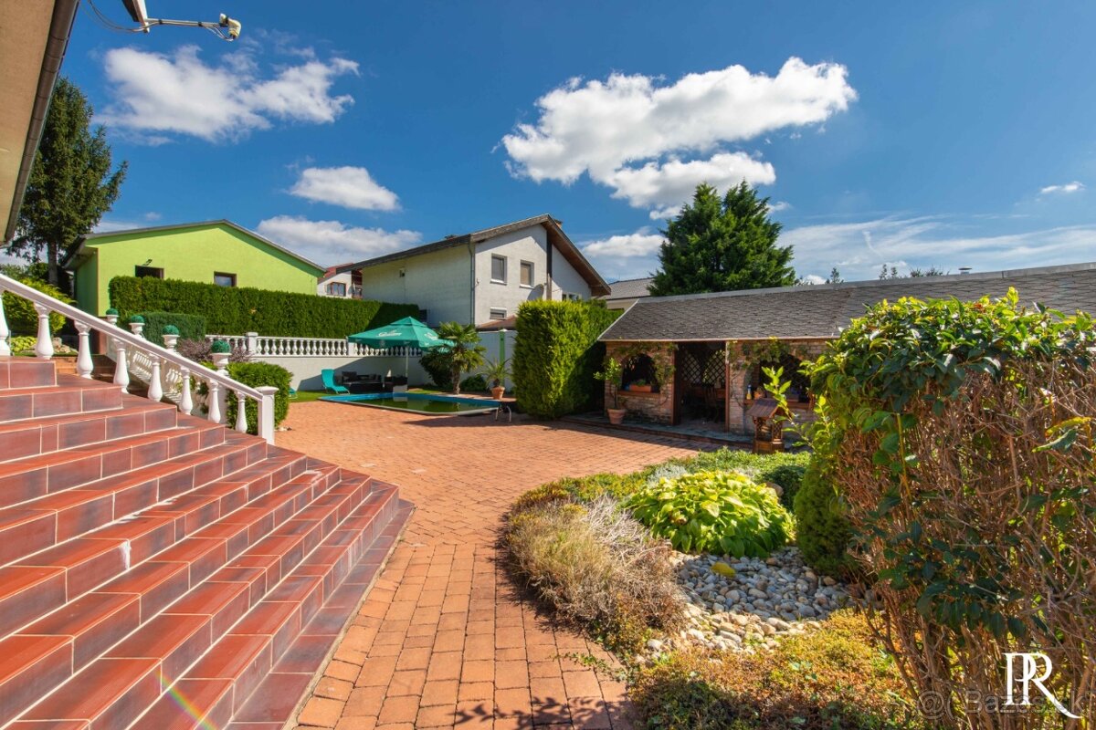 JEDINEČNÝ 5 IZBOVÝ RODINNÝ DOM S BAZÉNOM A KRÁSNOU ZÁHRADOU - 18