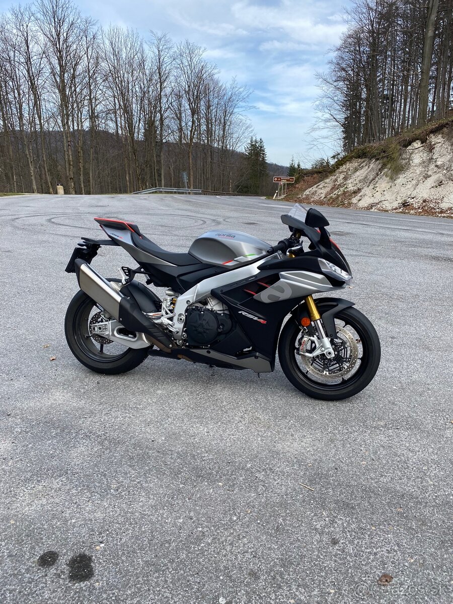 Aprilia RSV4 1099 cm3 2023 - 18
