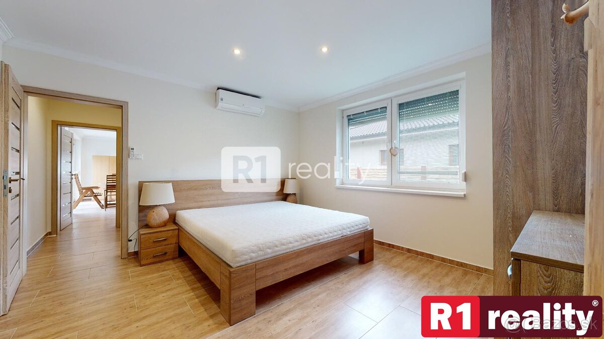 Veľký 6 izb. rodinný dom " SUN 77 " / Sokolovce - 18