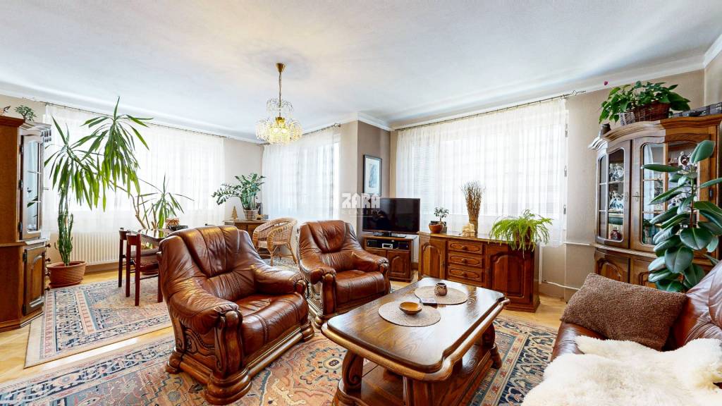 Vyšné Opátske - VÝNIMOČNÝ rod.dom 3 podlažný,10 izieb, - 18