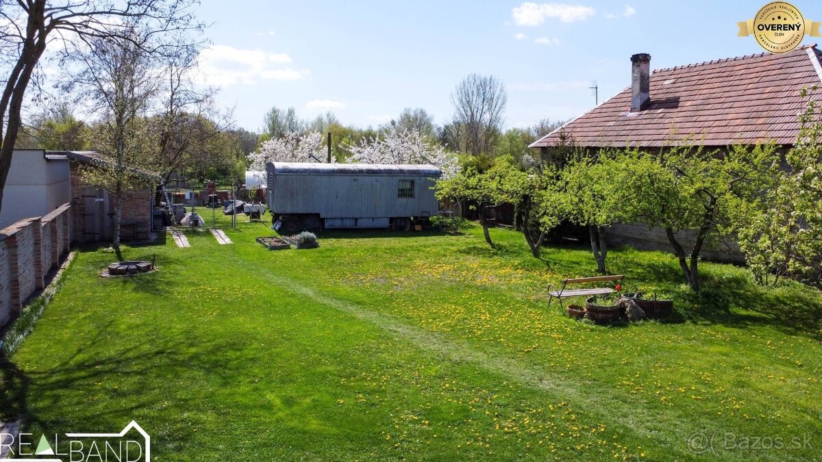 PREDAJ - RODINNÝ DOM - MALÁ MAČA - CELKOVÁ ROZLOHA 2 719 M² - 18