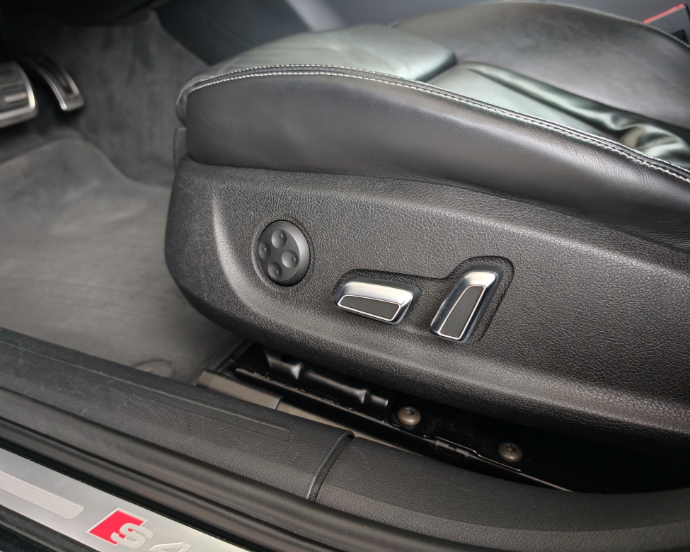 Audi S4 Avant 3.0 TFSI V6 quattro S tronic//AJ NA SPLÁTKY// - 18