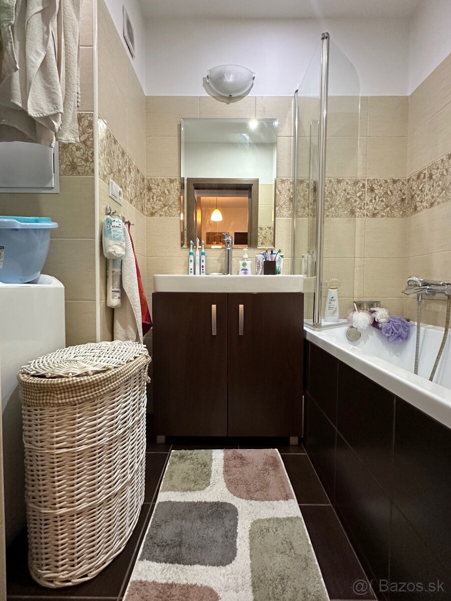 REZERVOVANÉ -3 izbový moderný byt s loggiou, blízke centrum - 18