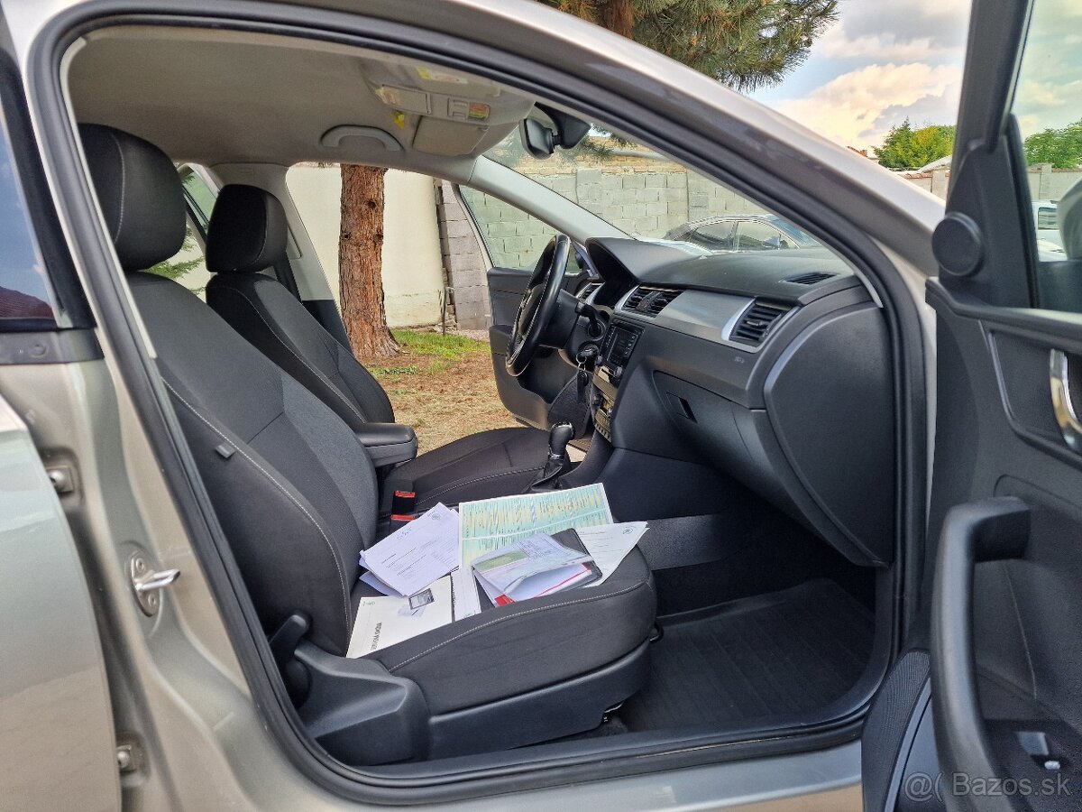 Škoda Rapid Spaceback 1.2 TSi DSG 90k Ambition (benzín) - 18