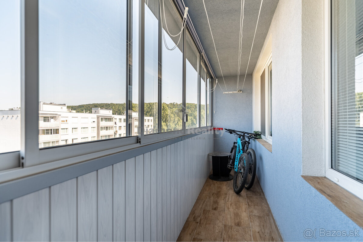 NA PREDAJ PRAŽSKÝ 3 IZBOVÝ BYT S VEĽKOU LODŽIOU - 18