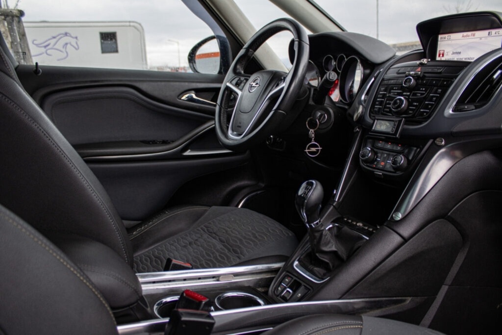 Opel Zafira 2013 - 18