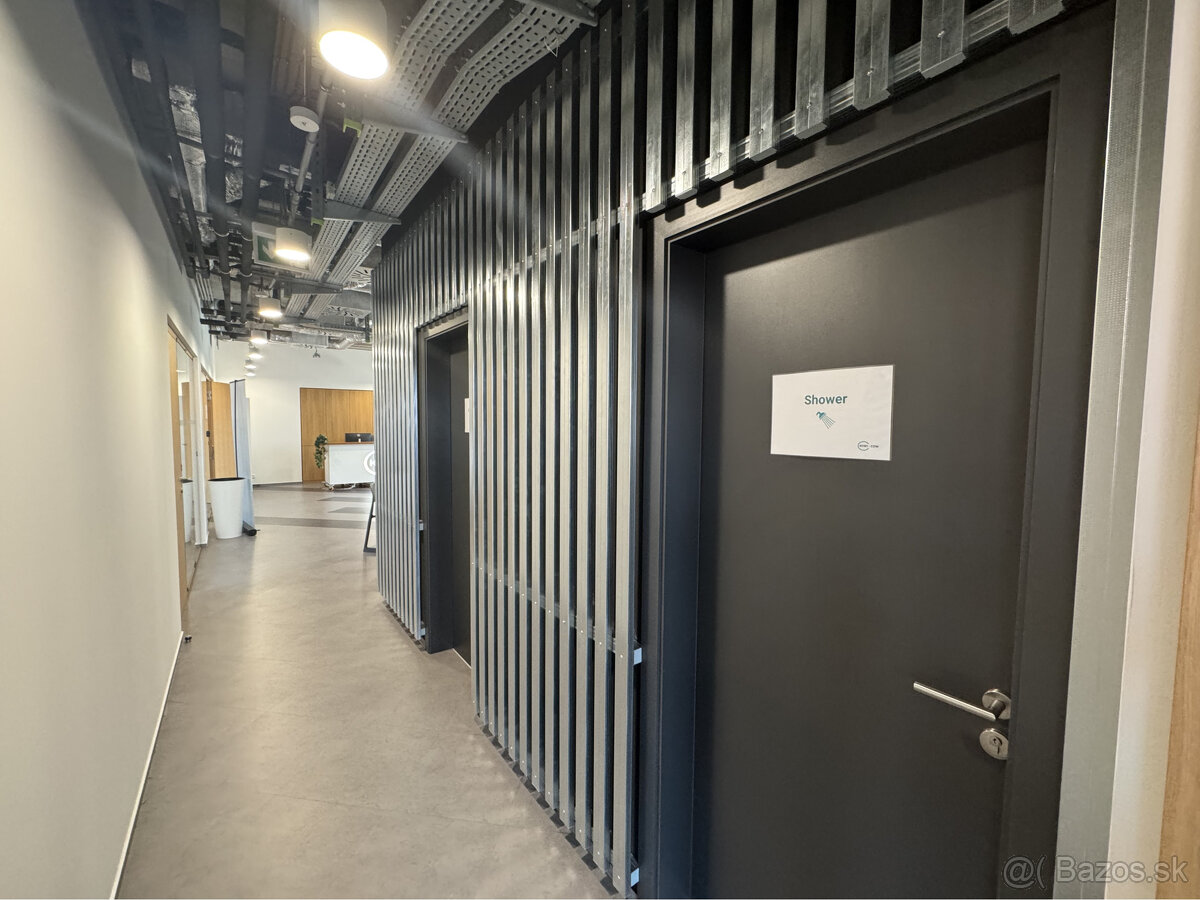 Prenájom samostatného kancelárskeho traktu 867 m² pri nábrež - 18