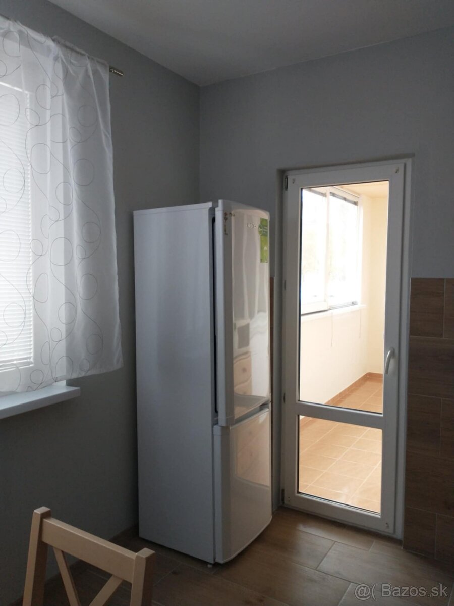 Prenájom 3-izbový byt, Púchov – Rastislavova, balkón - 18