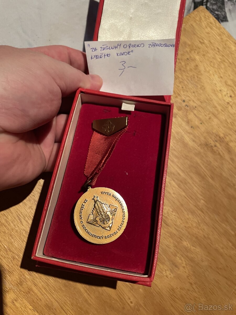 Vojenske odznaky 15 (Medajle) - 18