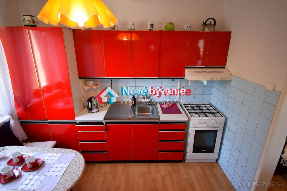 PREDAJ 6 izb. RD + DVOJGARÁŽ + OVOCNÁ ZÁHRADA + ALTÁNOK - 18