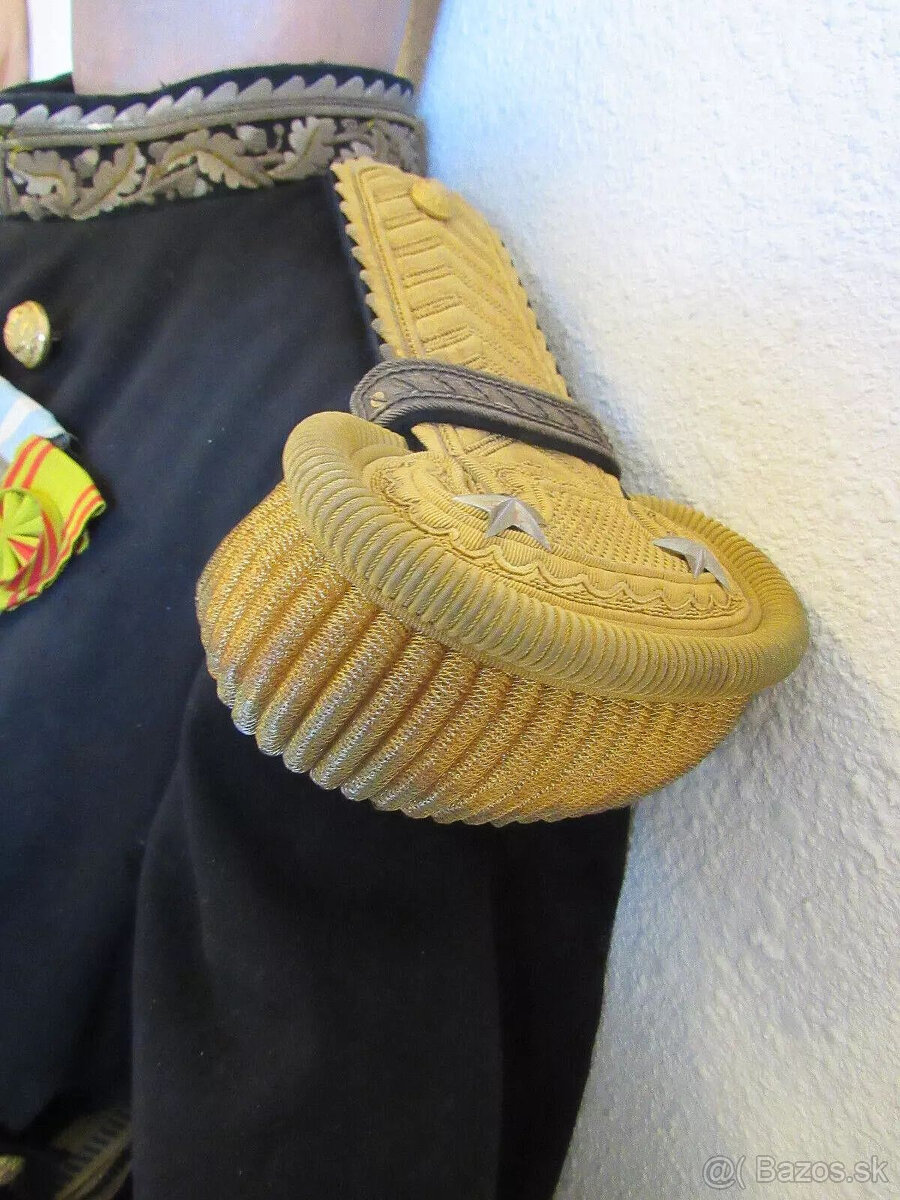 LOT UNIFORME BICORNE GRANDE TENUE Mle 1872 ÚRADNÍK GENERÁL B - 18