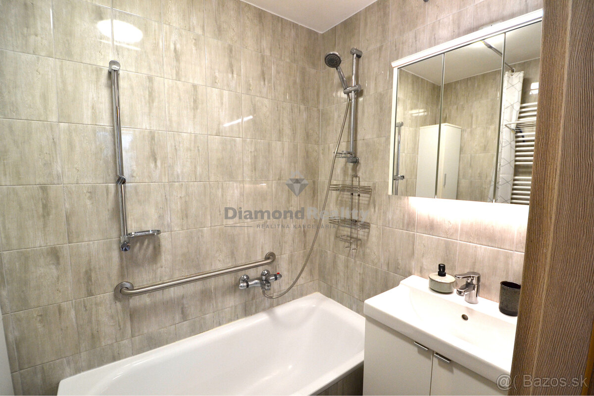 PREDANÝ 4-izbový byt Košice III, rekonštrukcia, klimatiz - 18