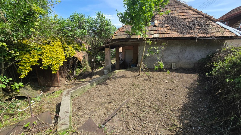 Rodinný dom v obci Pukanec na ul. SNP - poz. 427 m2 - 18