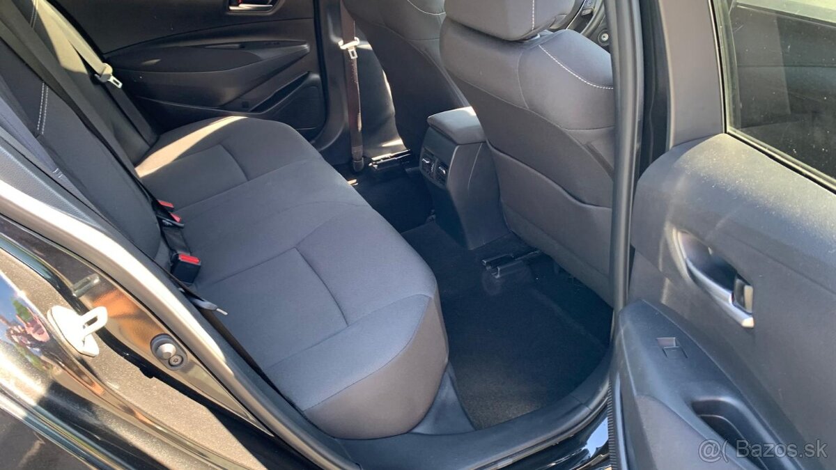 Toyota corolla sedan - 18