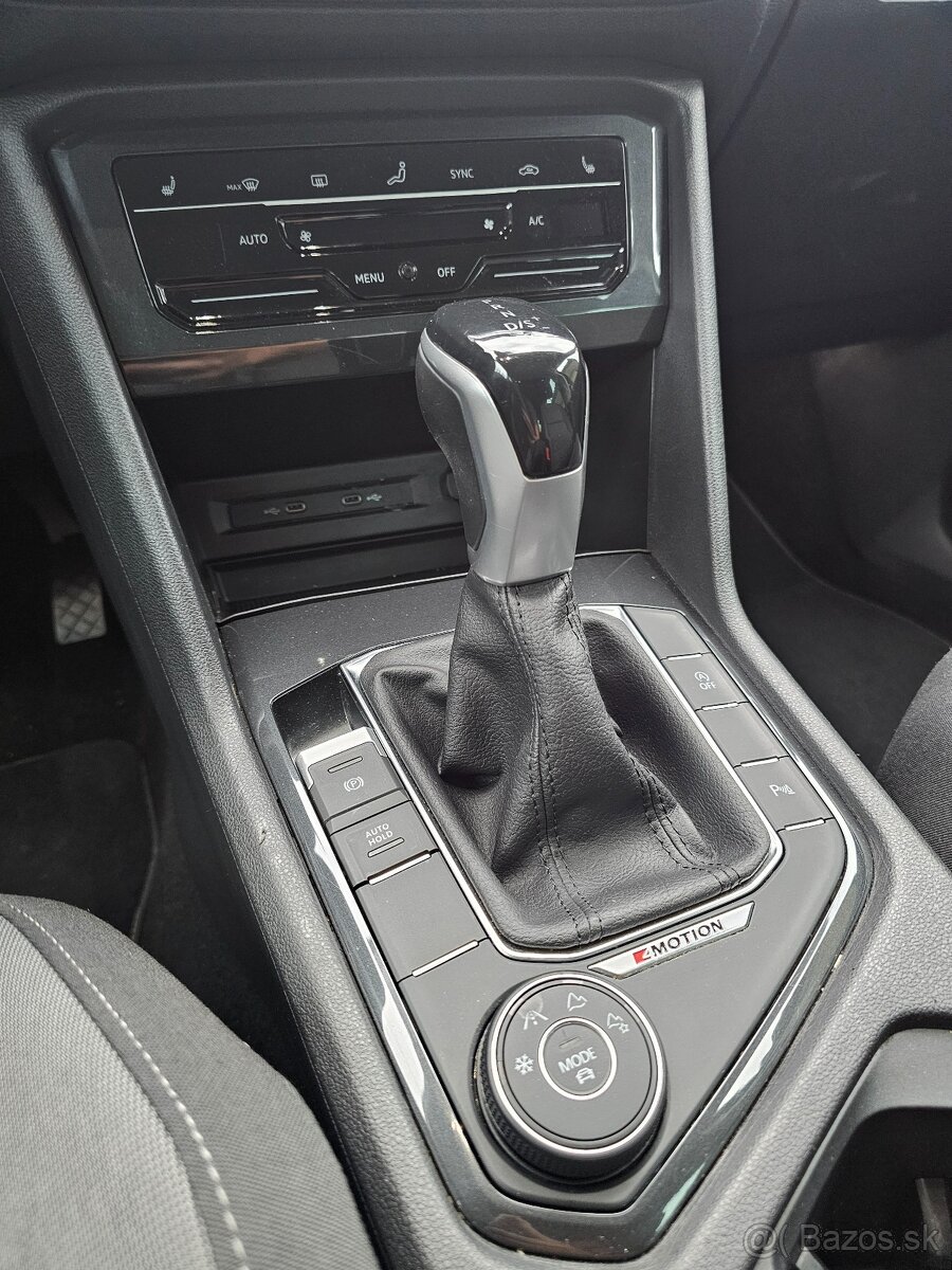 VW Tiguan 2.0tsi (benzin) 140kw, 4x4,DSG (automat) r.v. 2022 - 18