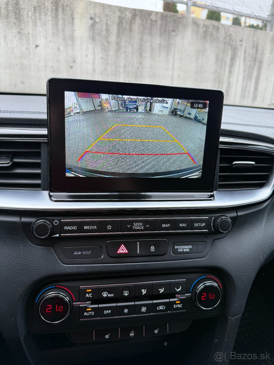 ia Ceed SW 1.6 CRDi 100 kW – First Edition A/T - 18