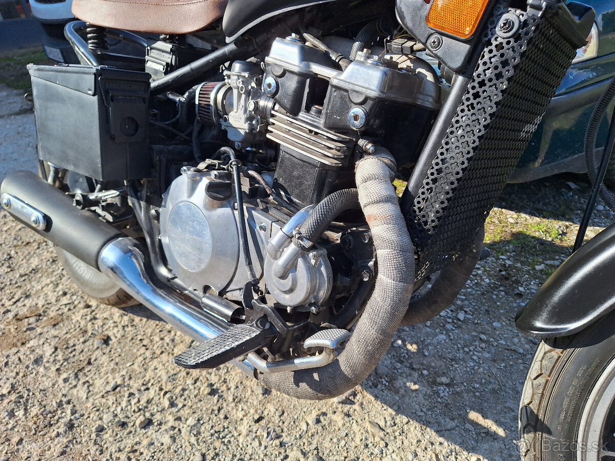 Kawasaki LTD 450 - 18