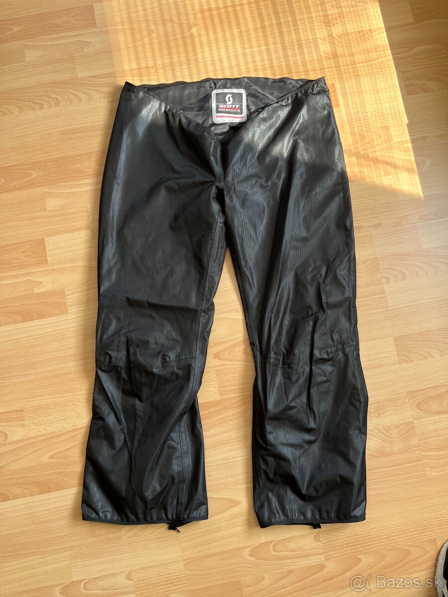 Prilba, rukavice, bunda, nohavice, topánky, ľadvinák - 18