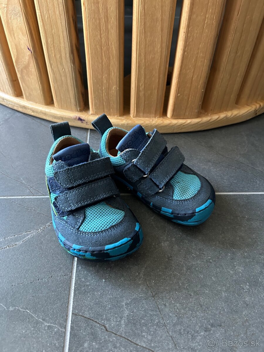 Sandalky, tenisky velkosti 20-21-22 - 18