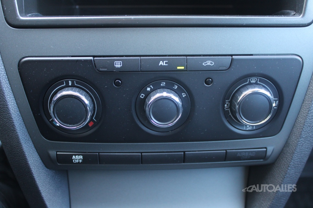 Škoda Octavia 1,6 MPi 75 kW TOUR - 18