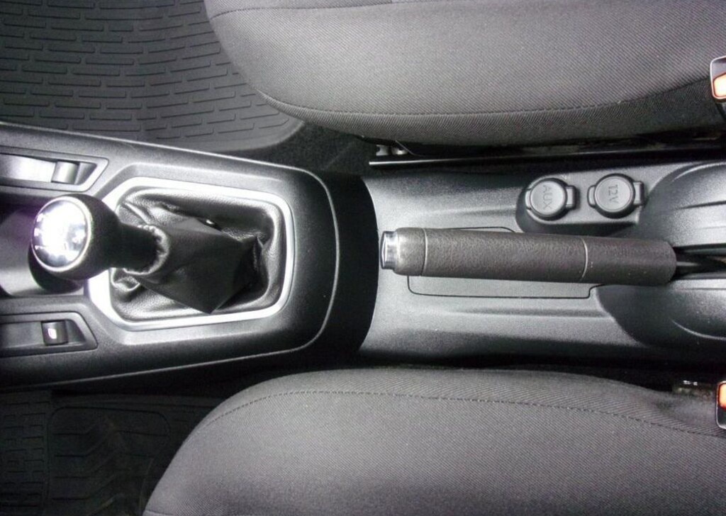 Citroën C-Elysée 1,2 PureTech FEEL benzín manuál 60 kw - 18