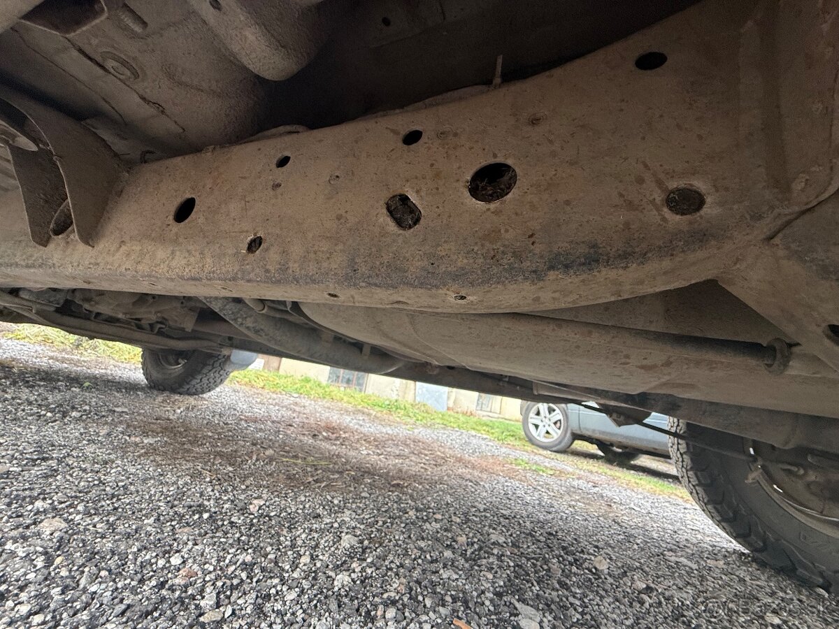 MITSUBISHI L200 2.5D 2009 4X4 + FUNKČNÁ UZÁVIERKA - 18