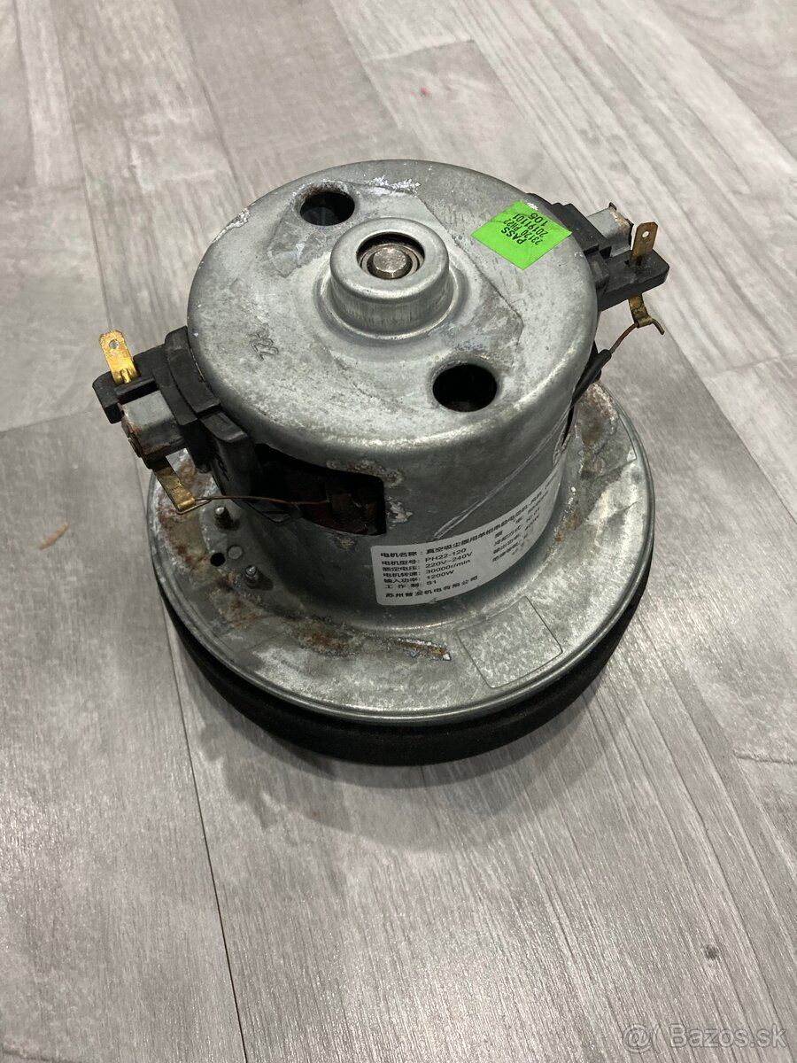 Vysávač Karcher 1.198-101.0 - 18