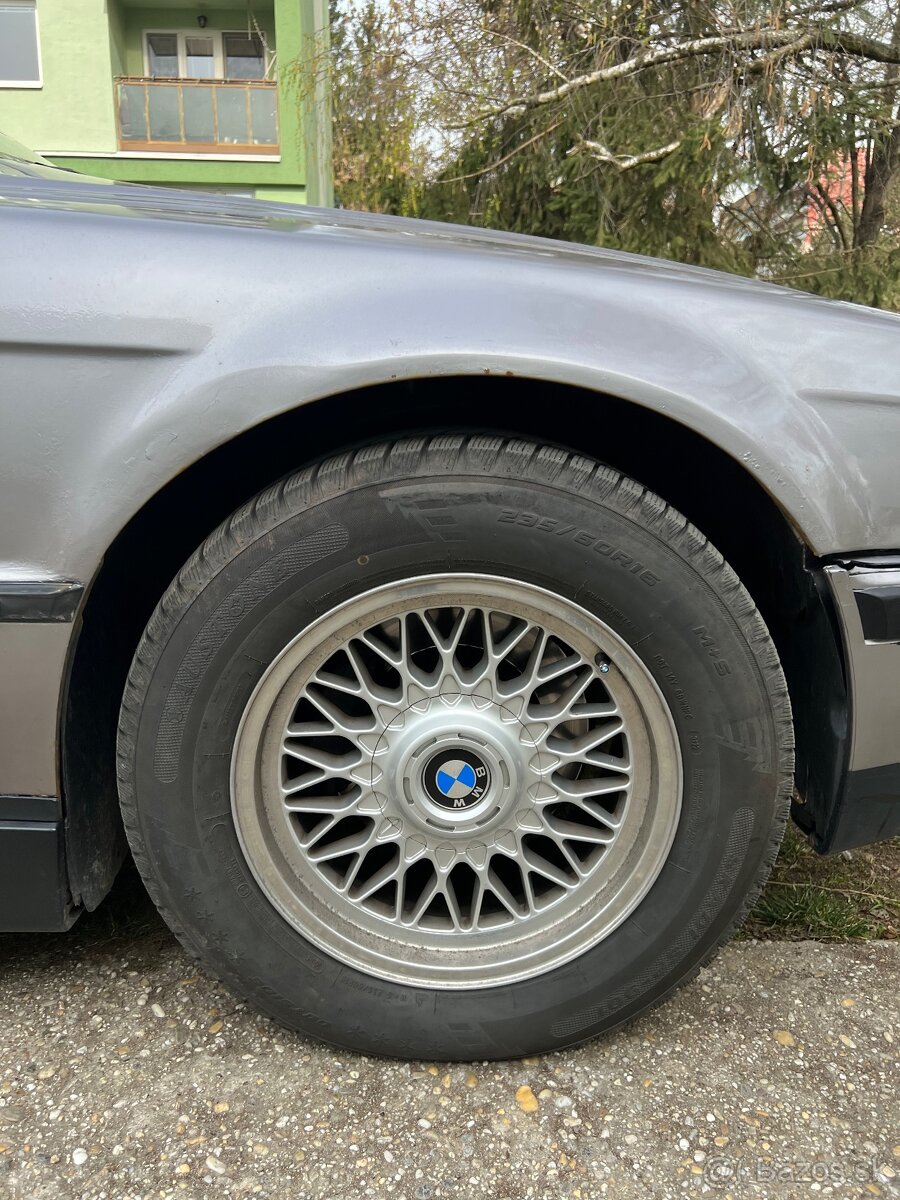 BMW E38 735i - 18