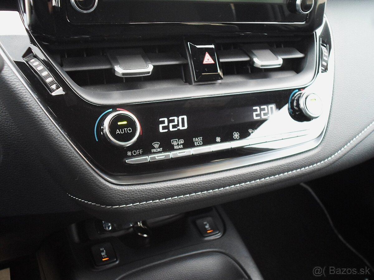 Toyota Corolla Combi 1.8 Hybrid e-CVT automat,kamera,navi,te - 18