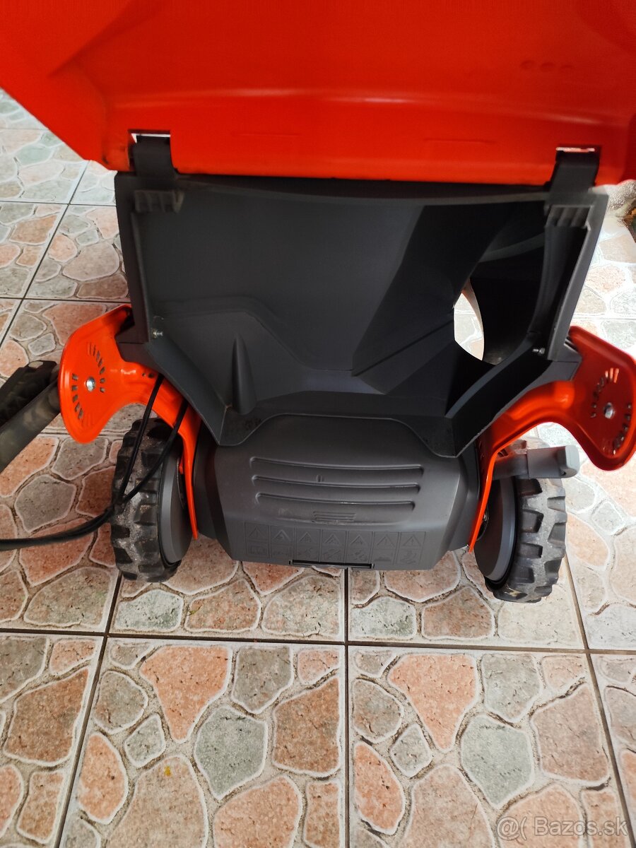 Kosačka Husqvarna,TORO - 18