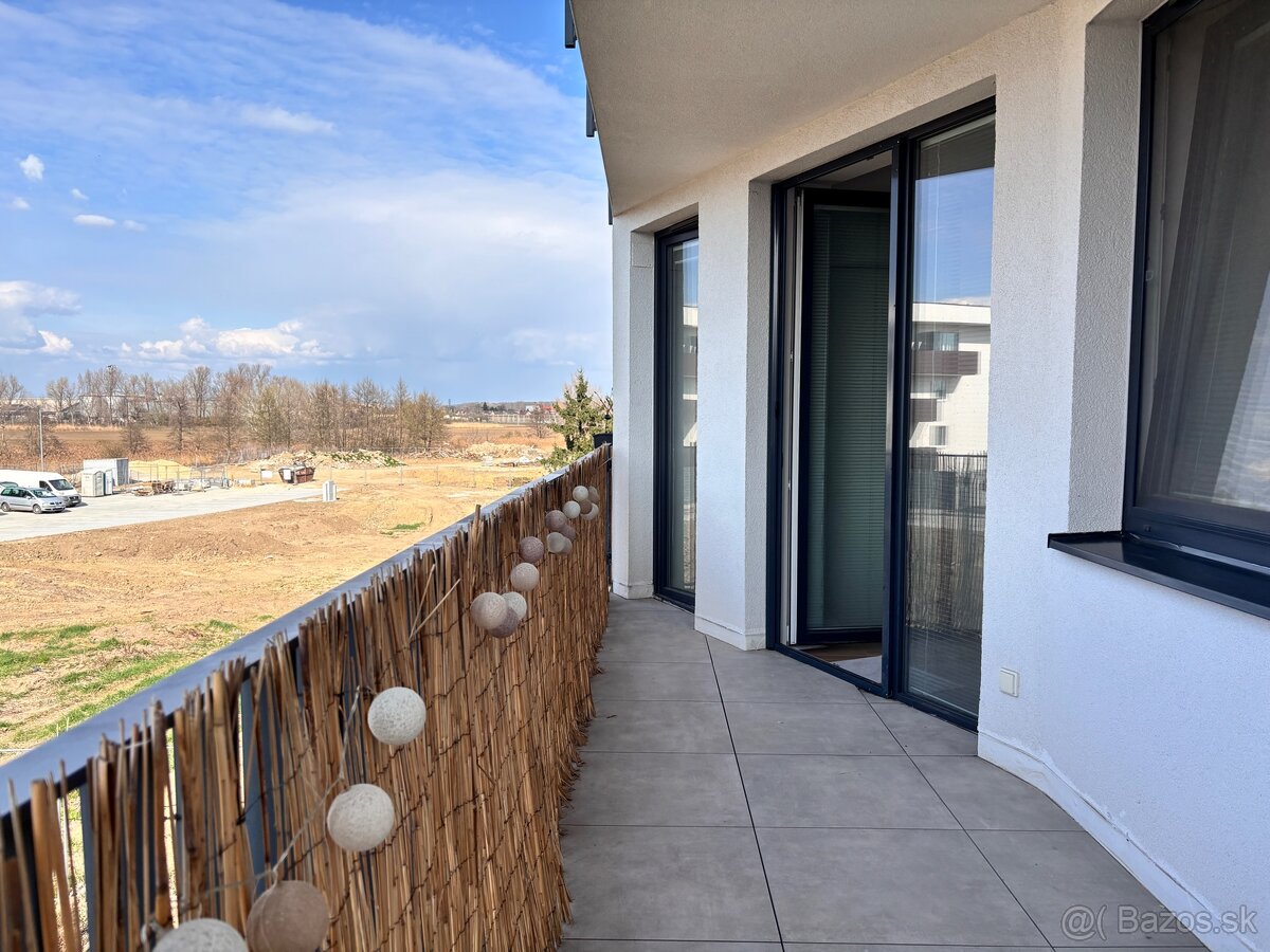 TREEF / 2-izbový byt, loggia, parkovanie / OPOJ - 18