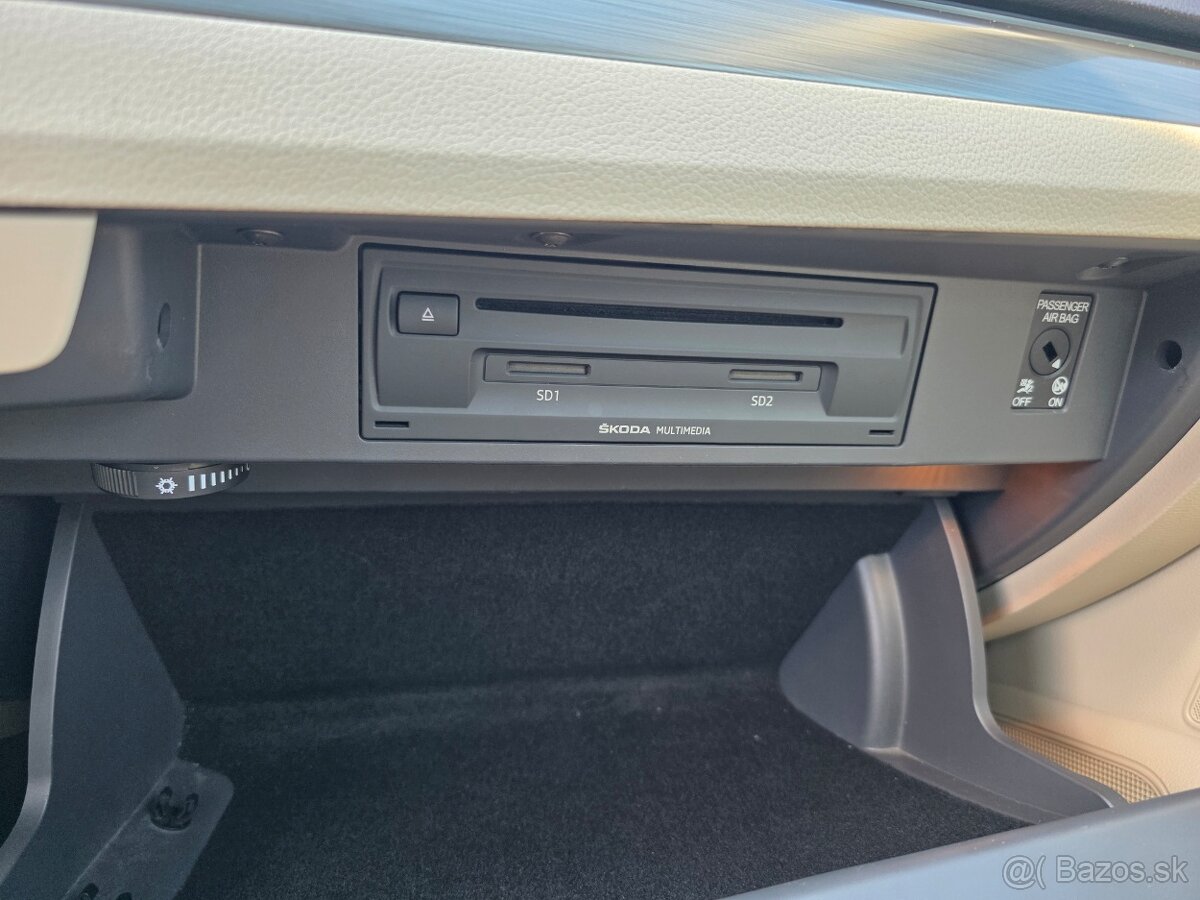 Skoda Superb Combi 2.0TDI DSG - 18