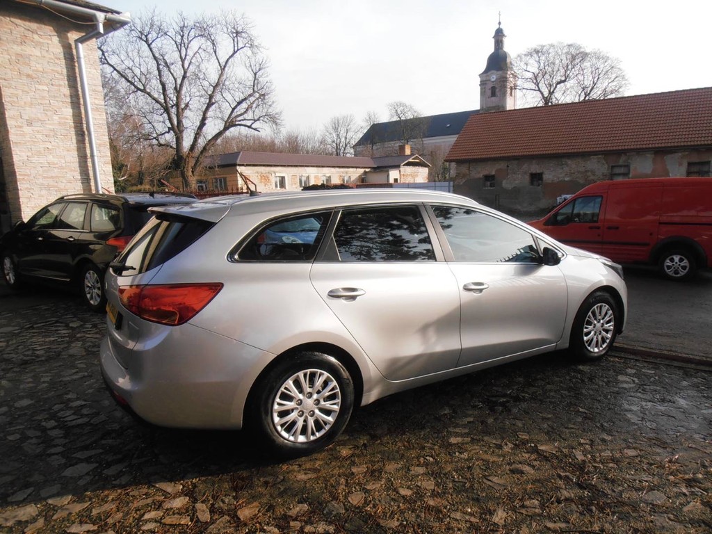 Kia Cee´d SW 1.6 GDI TX/Platinum - 18
